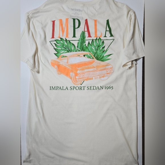 Chevy Impala T-shirt Mens Large‎ Cream 1965 Chevrolet Graphic Car Enthusiast Tee - Picture 3 of 6